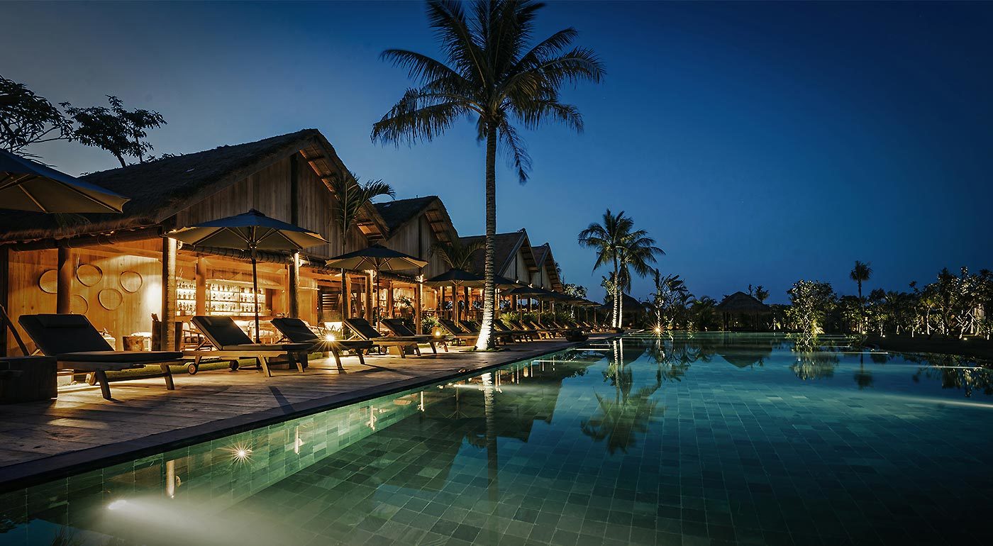 AW2-Phum-Baitang-Cambodge-Vue-nuit-piscine